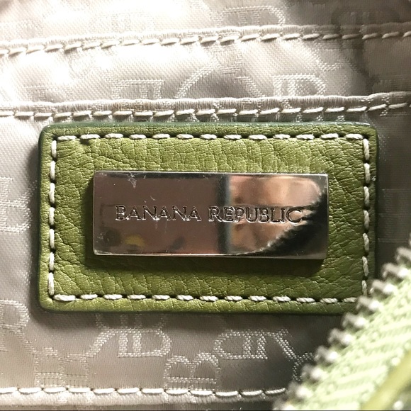 Banana Republic Olive Grass Green Leather Wristlet Clutch Mini Purse - Picture 3 of 14